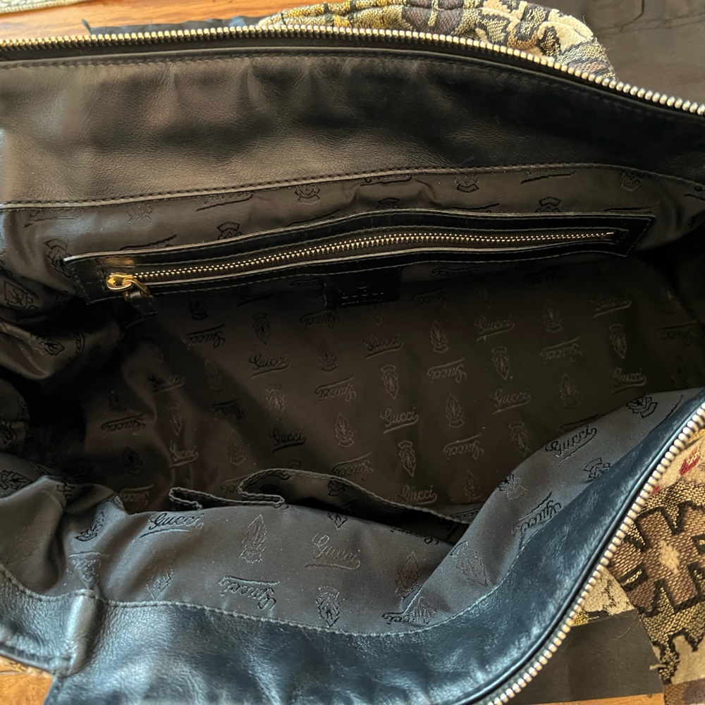 Elegant Authentic Gucci Tapestry Handbag - Picture 12 of 15